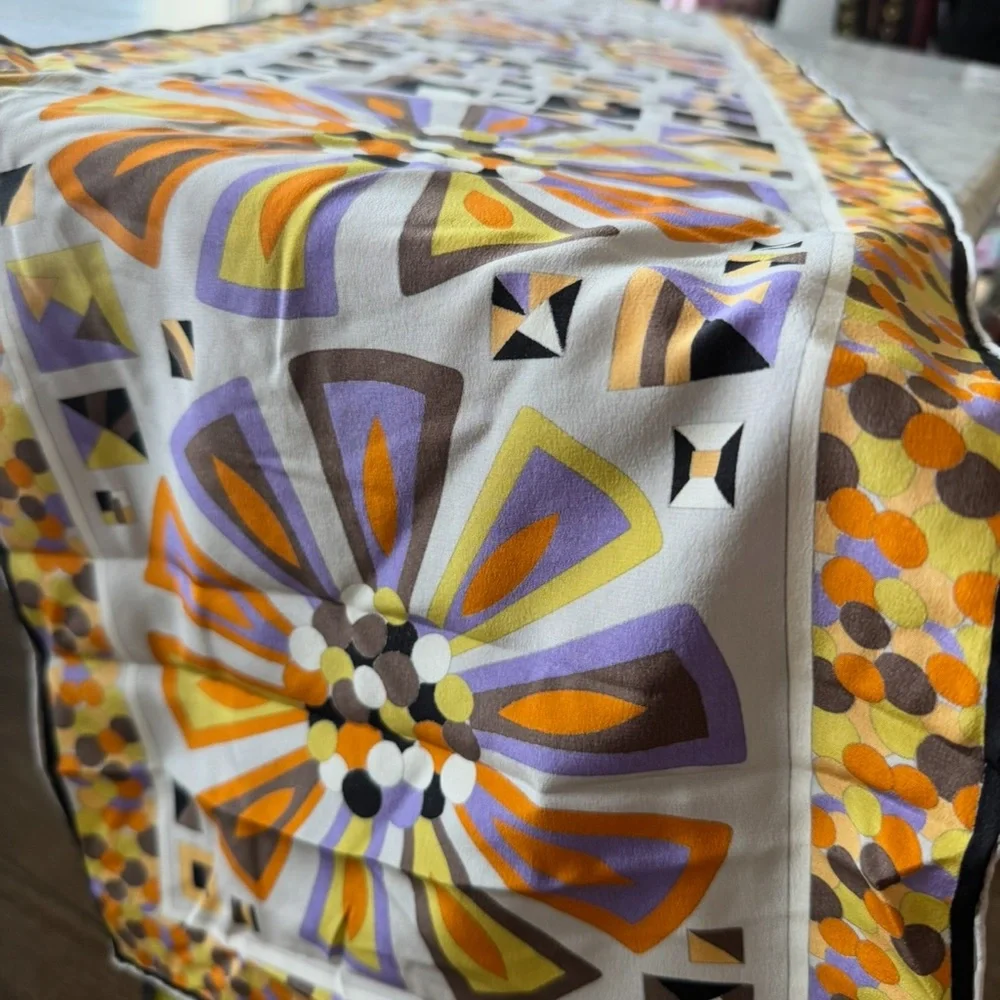 Emilio Pucci Scarf - Picture 2 of 6